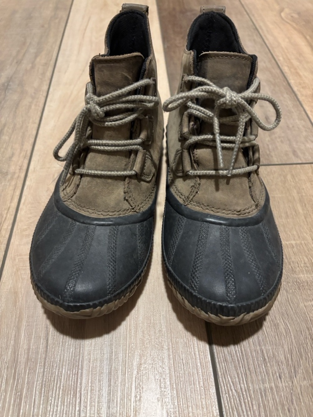 Sorel Womens Out and About Duck Rain Boots in Olive Green Sz 9.5